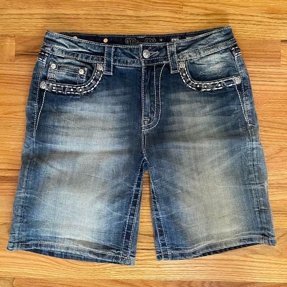 NWOT Women’s 28 Miss Me Jean Shorts - Picture 3 of 3